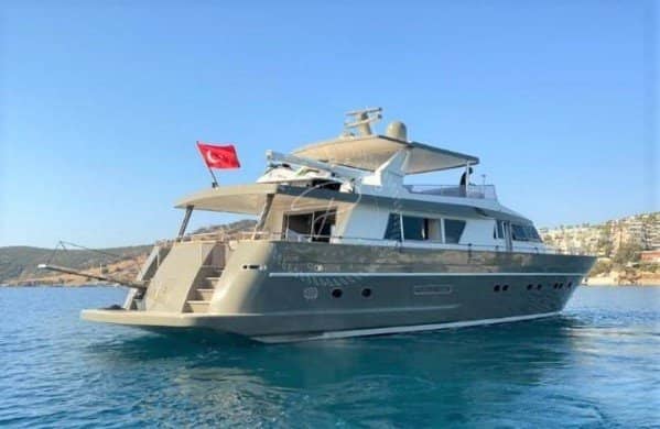 2000/2019 SANLORENZO SL 82 yaşam alanı 3