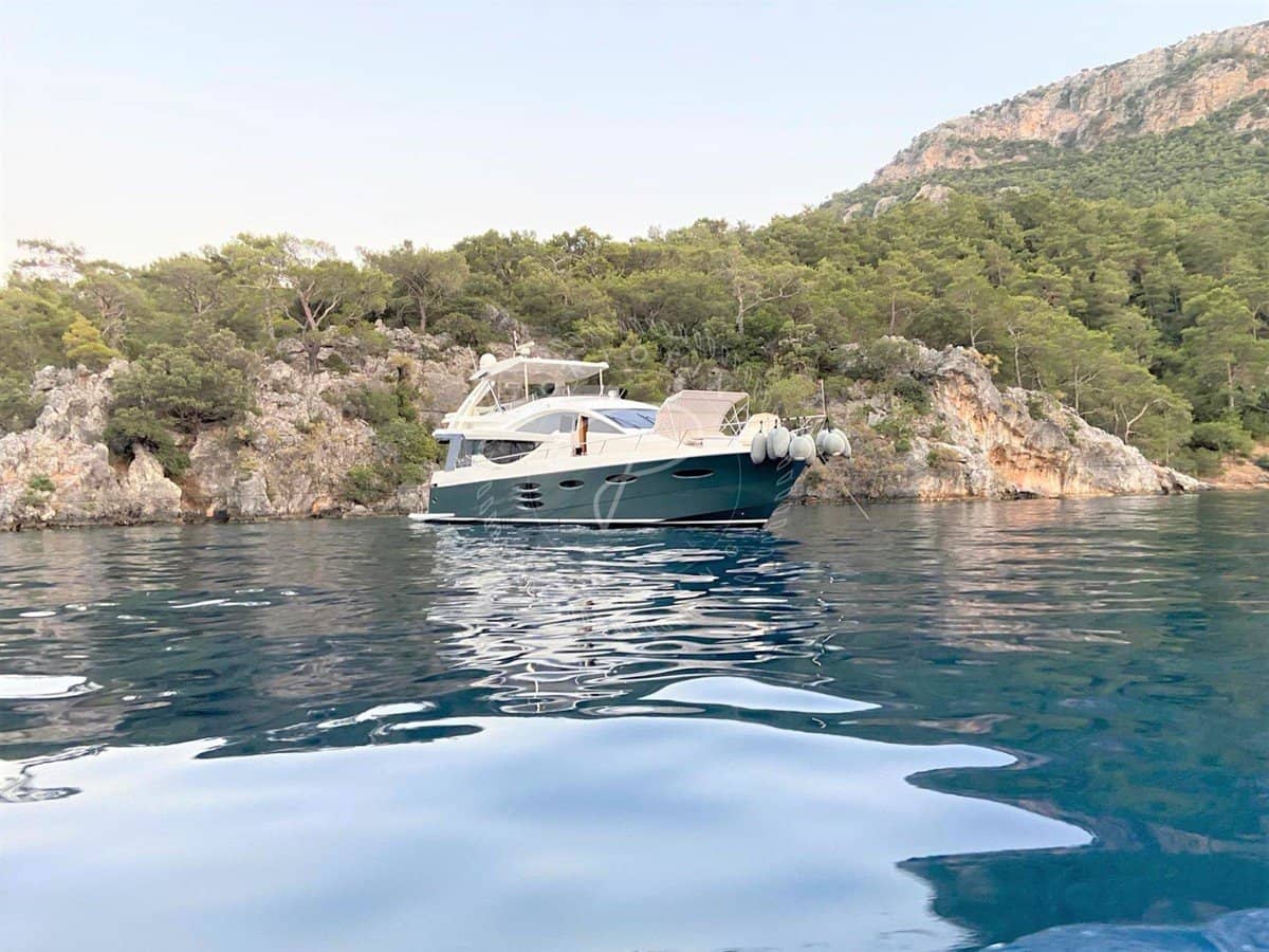 2010/2021 NUMARINE 78 FLY yaşam alanı 4